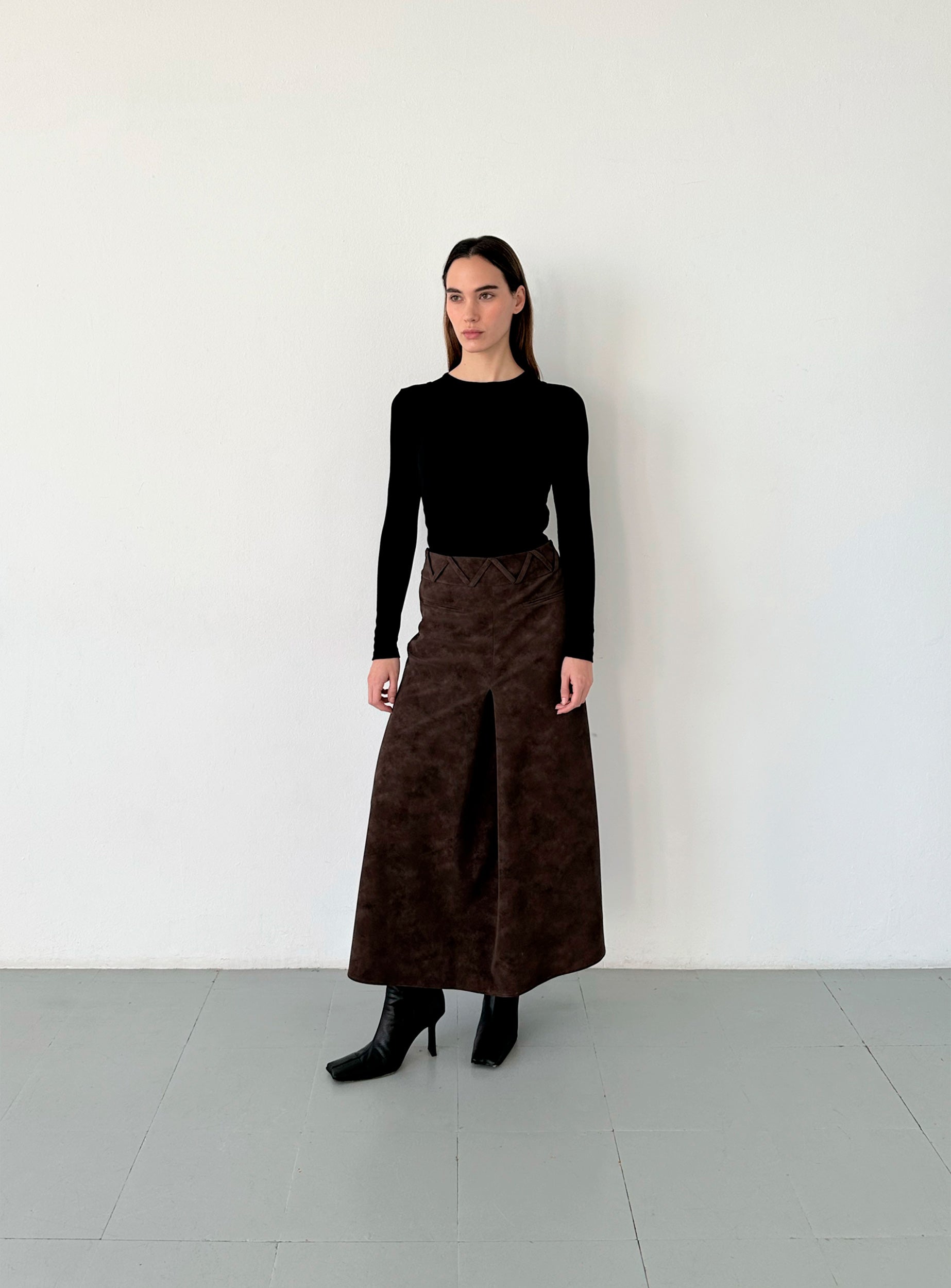 LAAGAM- NOVA BLACK LONG SLEEVE T-SHIRT