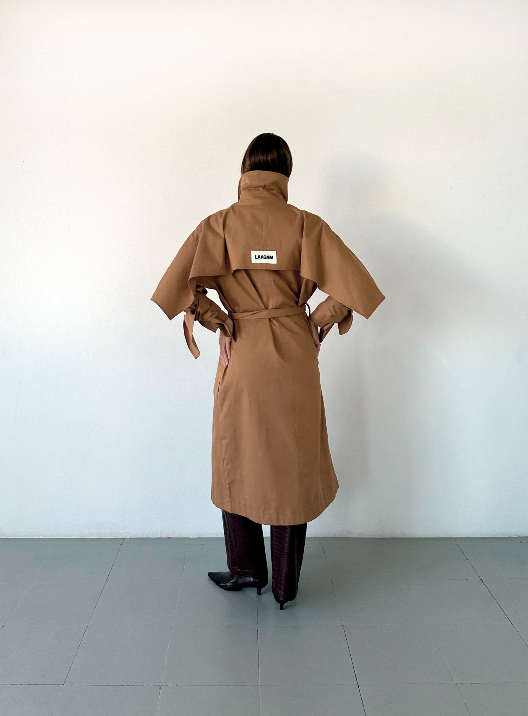 LAAGAM- PRAGUE CAMEL TRENCH